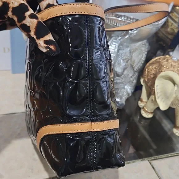 Coach Black and Tan Tote Bag - Picture 4 of 16